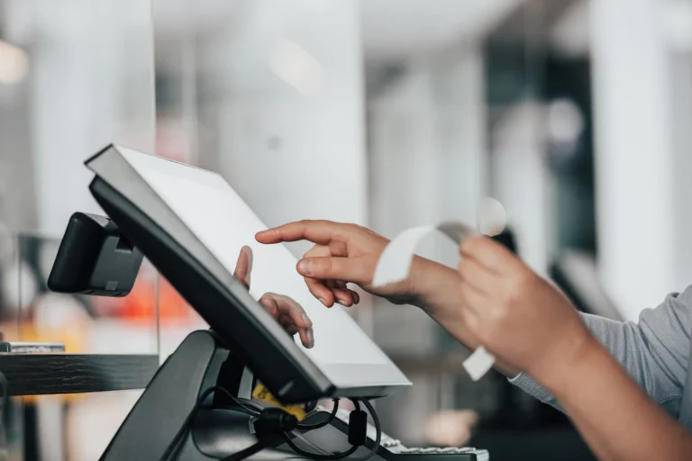 Top Features Restaurant Owners Should Look for in an EPOS System 1 EPOS SYSTEM