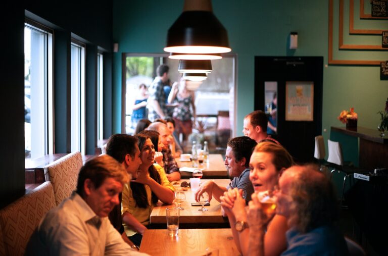 Top Features Restaurant Owners Should Look for in an EPOS System 2 EPOS SYSTEM